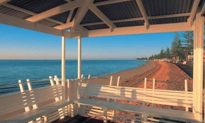 Margate House | Beach views Trendy across road from Suttons Beach Margate sea views Dual living