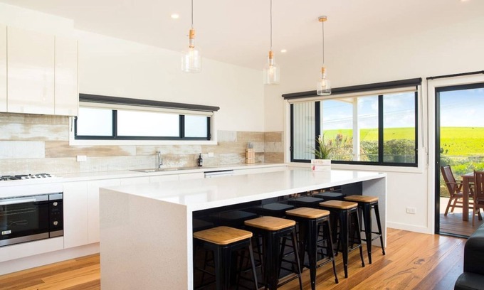Smiths Beach House | Beachcomber Sunset - Located in Smiths Beach, the best part of Phillip Island