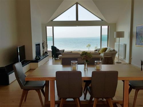 Point Lonsdale Apartment | Beached Again