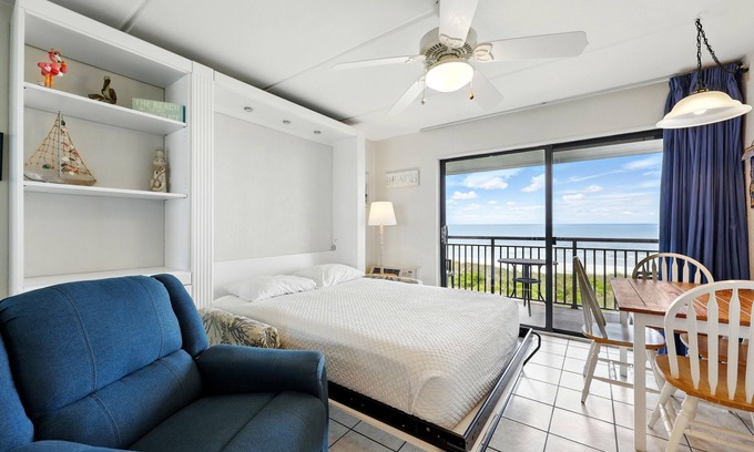 Crescent Beach Condo | Beacher's Oceanfront Balcony Suite with onsite Front Desk and Staff