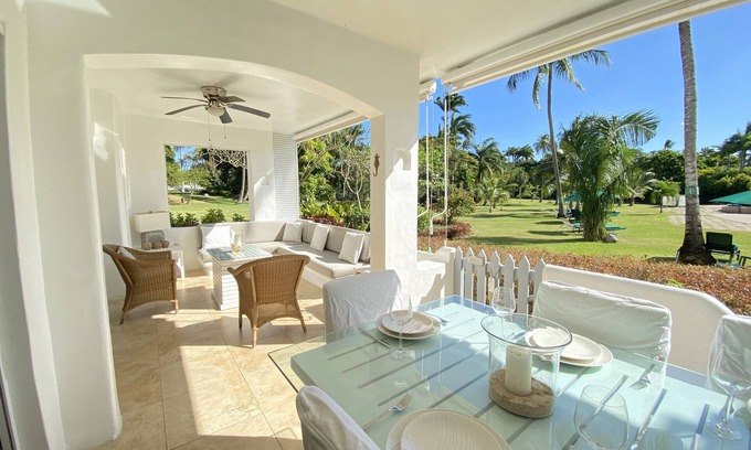 Porters Condo | Beachfront 2 bedroom Glitter Bay 109