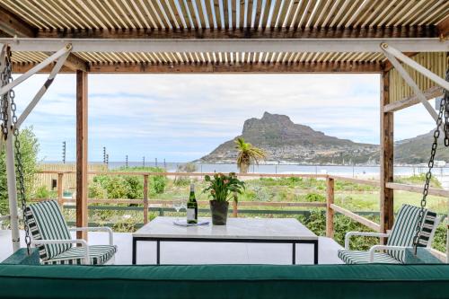 Scott Estate Apartment | Beachfront 3 Bed With Private Parking & BBQ Area