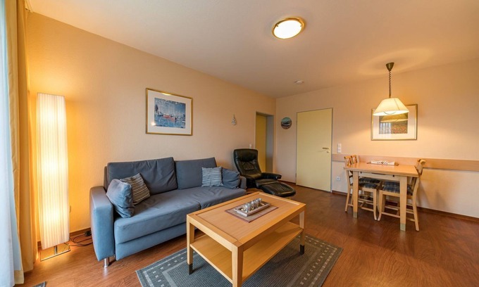 Schillig Apartment | Beachfront 3-room apartment with balcony located directly on the North Sea dike -