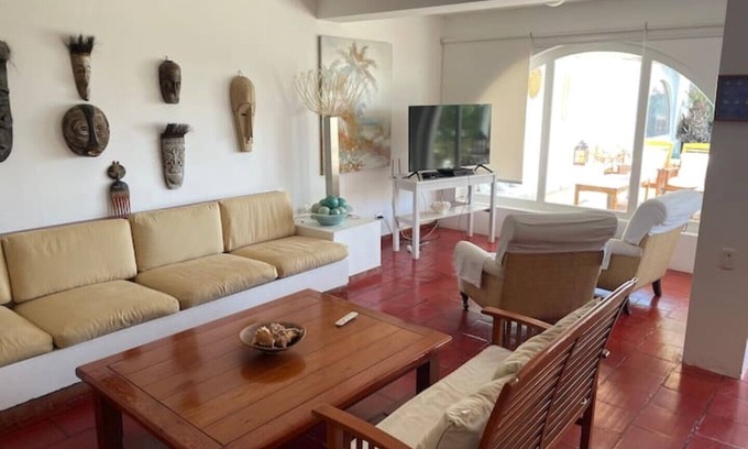 Pisco House | Beachfront, 4BR, entire house in Paracas