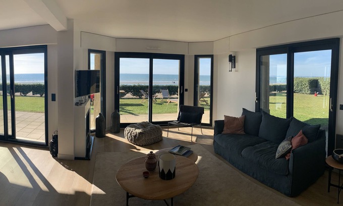 Benerville-sur-Mer Apartment | Beachfront Apartment with Pool