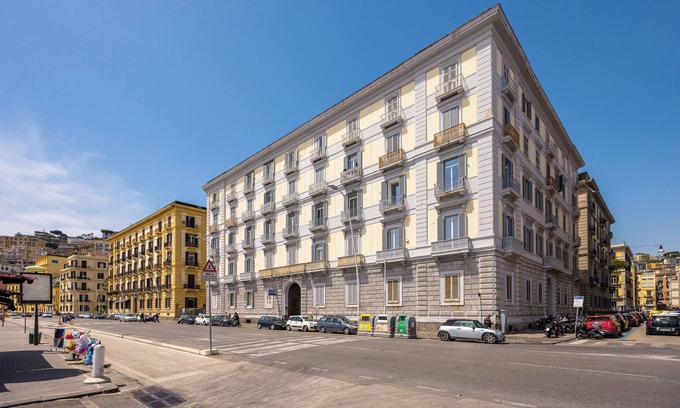 Chiaia Apartment | [Beachfront Apartment] Prestigious 200 square meters