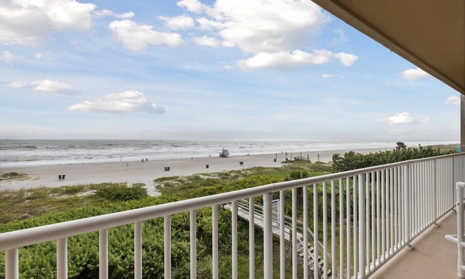 Cocoa Beach Condo | Beachfront Beauty in downtown Cocoa Beach