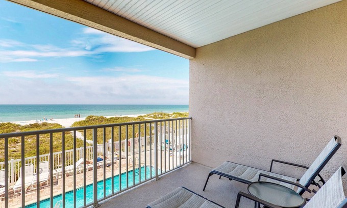 Independence Square Condo | Beachfront condo with washer/dryer, pool & hot tub - dog-friendly