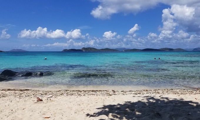 Red Hook Condo | Beachfront Condo just steps from Sapphire Beach
