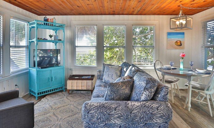 Treasure Island House | Beachfront Cottage - ON the Beach! A Break From The Usual Condo Or Hotel.