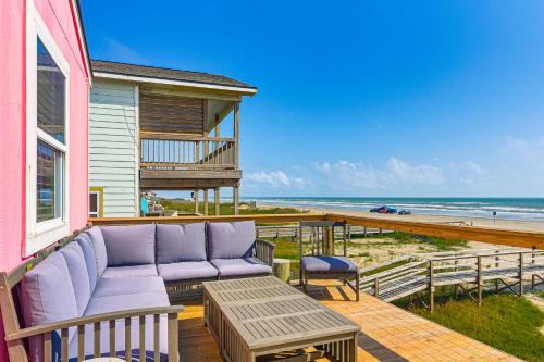 Freeport House | Beachfront Cottage with Boardwalk in Freeport
