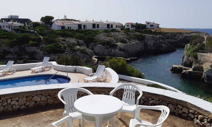 Los Delfines Apartment | Beachfront duplex with terrace and pool