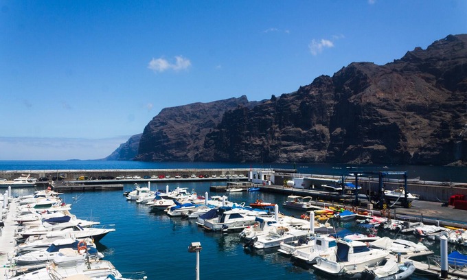 Los Gigantes Apartment | Beachfront & Sunny Apartment