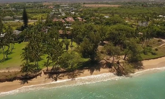 Kihei House | BEACHFRONT FAMILY ESTATE: Sleeps 15 - 4 separate Units with optional cottage.