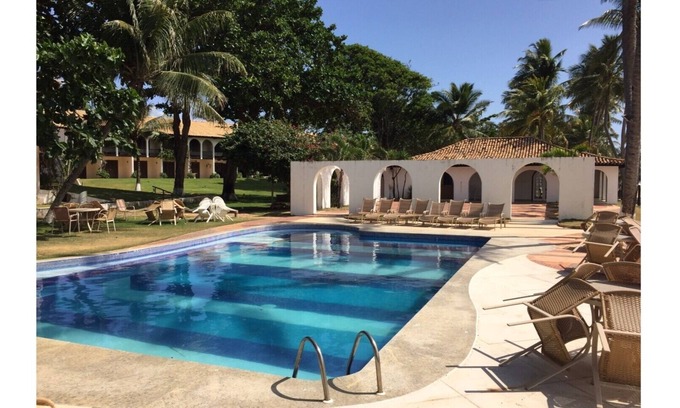 Praia do Forte Condo | Beachfront flat with 3 bedrooms and in the main village of Praia do Forte
