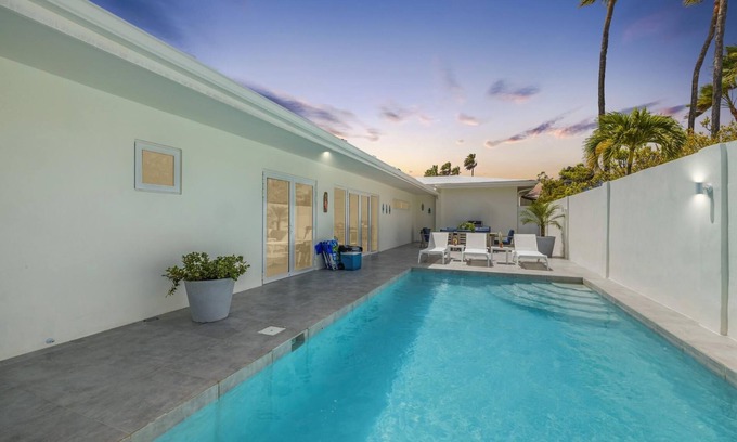 Malmok Villa | Beachfront Getaway – Steps to Boca Catalina Beach