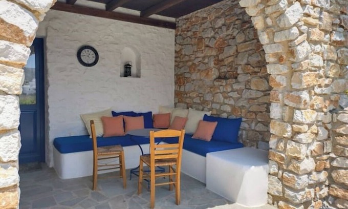Krotiri House | Beachfront Home, BBQ, shared pool, air conditionnn