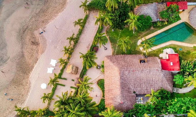 Ixtapa - Zihuatanejo House | Beachfront Home in La Ropa with Pickleball Court!