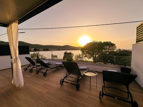 Pasman Villa | Beachfront house Miamore - 10 m from the sea