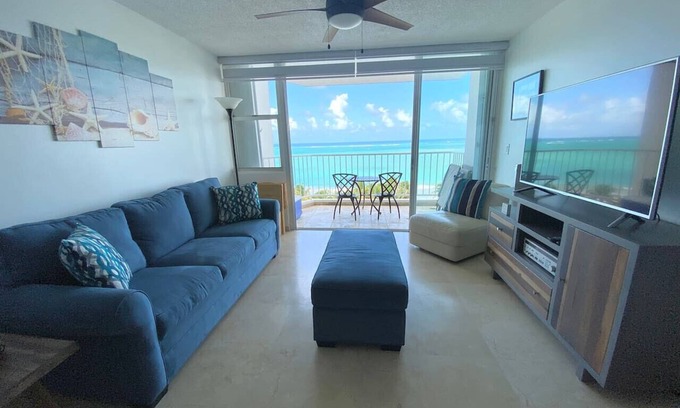 Isla Verde Apartment | Beachfront in * Isla Verde * walk 2 eat *