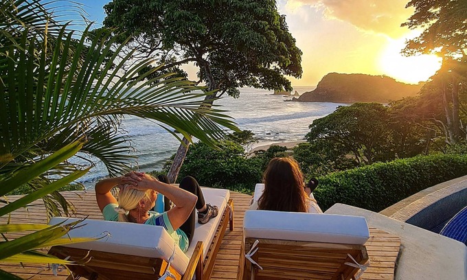 San Juan del Sur House | BEACHFRONT INFINITY POOL – DIRECT PRIVATE BEACH ACCESS – FOREST & TROPIC GARDENS