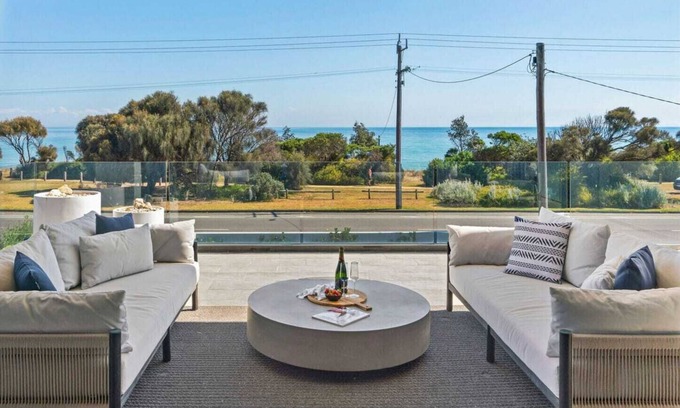 Safety Beach House | Beachfront Luxury - Panoramic Views, Games, Wineries