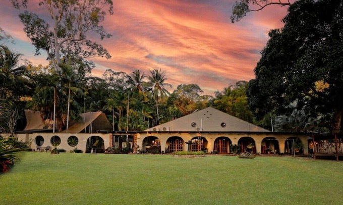 East Trinity House | Beachfront Paradise Araluen Resort Close to Cairns