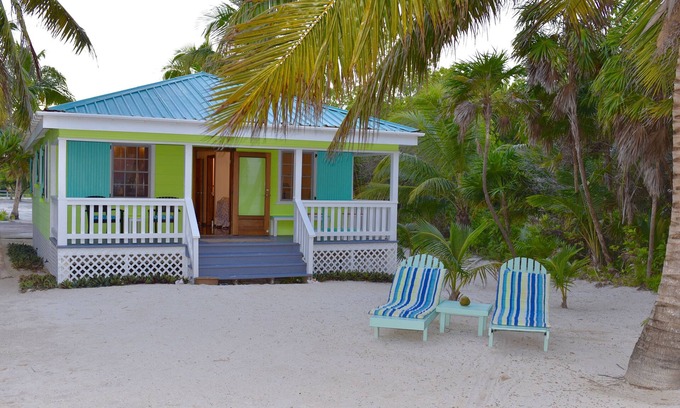 San Pedro Cottage | ~Beachfront Perfection~ stunning views from your private veranda