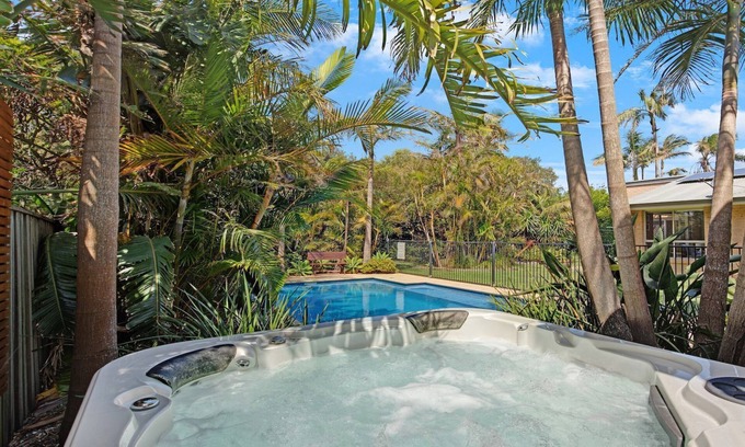 Culburra Beach House | Beachfront Pool House