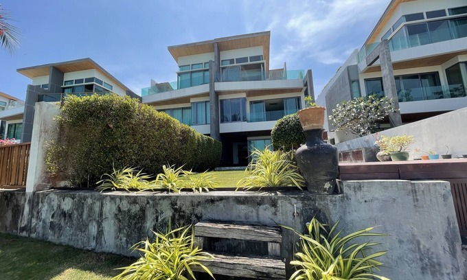 Rawai Villa | Beachfront Pool Villa Rawai Phuket