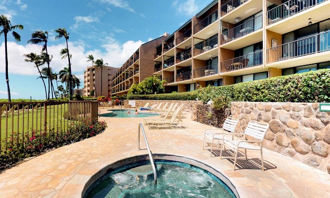Maalaea Condo | Beachfront retreat with lanai, WiFi, pool, & hot tub - prime turtle spot