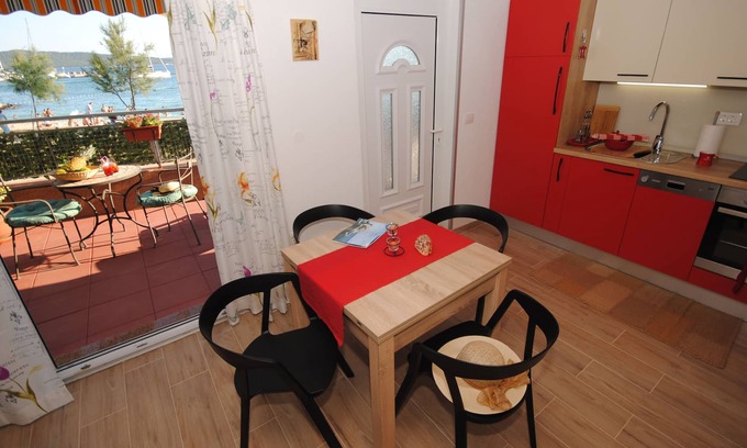 Kastel Kambelovac Apartment | Beachfront Summer Oasis near Split and Trogir, True Relax!