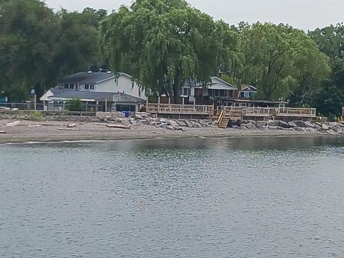 Olcott House | Beachfront Vacation Cottages