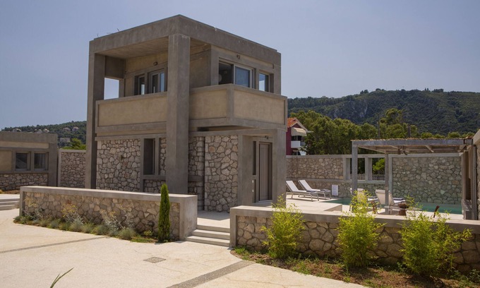 Agios Ioannis Villa | Beachfront Villa Thoe