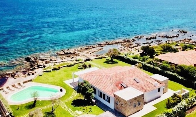 Pittulongu Villa | Beachfront villa with pool