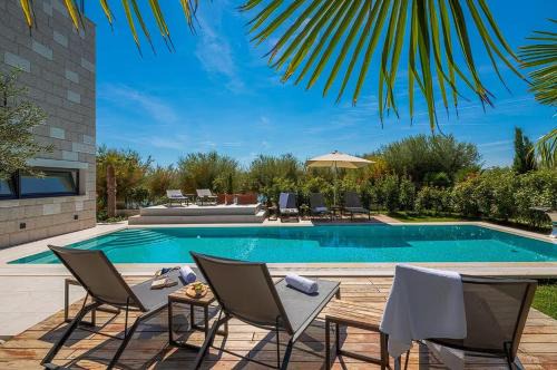 Omis House | Beachfront with heated outdoor, indoor pool, whirlpool, sauna !