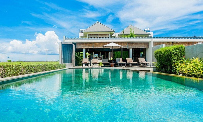 Cemagi Villa | Beachfront2, 3 Bedroom Villa, Car+Driver, Cemagi;