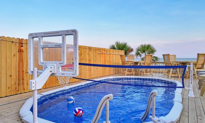 Port Bolivar House | BeachfrontHeatedPool!HotTub!Weddings!EventParking!Sleep24!Pets!Starlink!PuttPutt