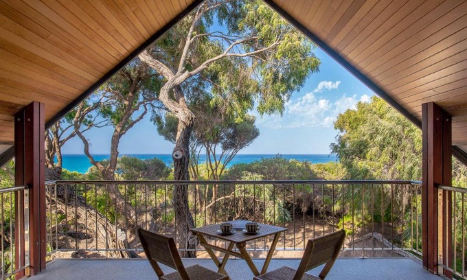 Naturaliste House | Beachside at Bunker Bay I Private Properties