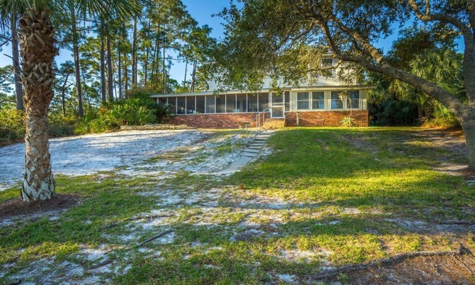 Saint Teresa House | Beachside Bliss 3BR/2BA