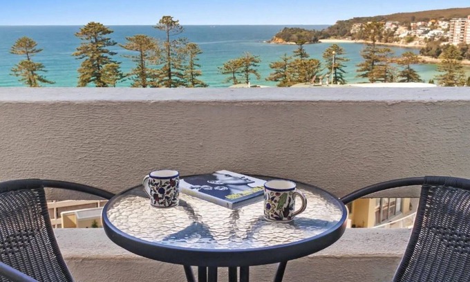 Manly Apartment | Beachside Paradise - Ocean Views, Central Position