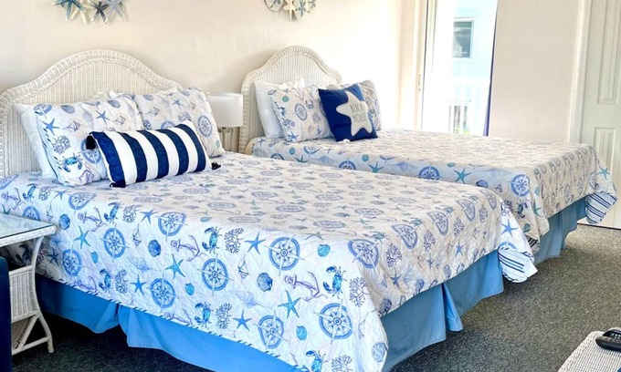 Key Colony Beach Apartment | Beachside Unit 33 - Key Colony