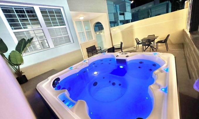 Vilomar Apartment | Beachside With Private Jacuzzy, Full A/c, Totally Renovated, Brand new
