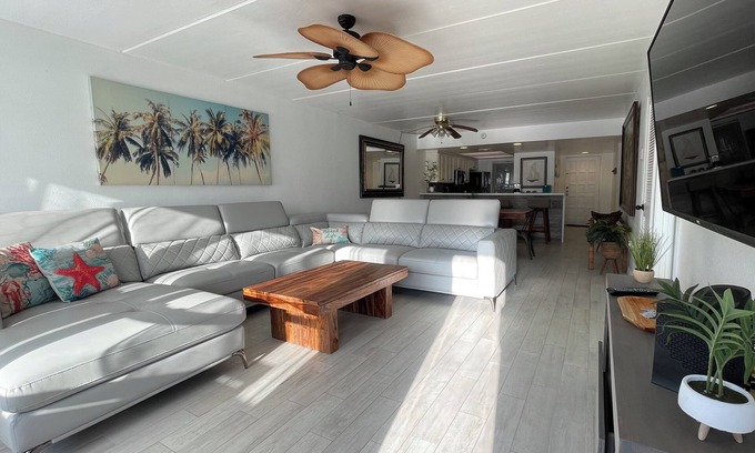 South Padre Island Condo | BEACHVIEW 102 - DIRECTLY ACROSS FROM THE BEACH!