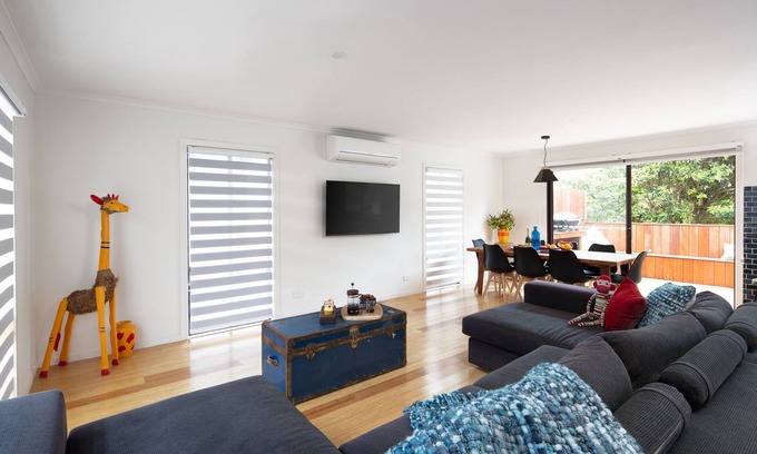 Smiths Beach House | BEACHWOOD CLASSIC- Enjoy the island like a local