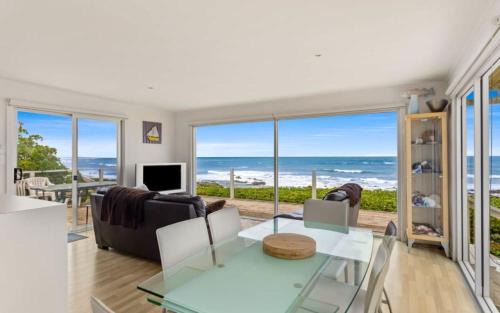 Middleton House | Beachy 62 Ocean Parade Middleton - No Linen Included