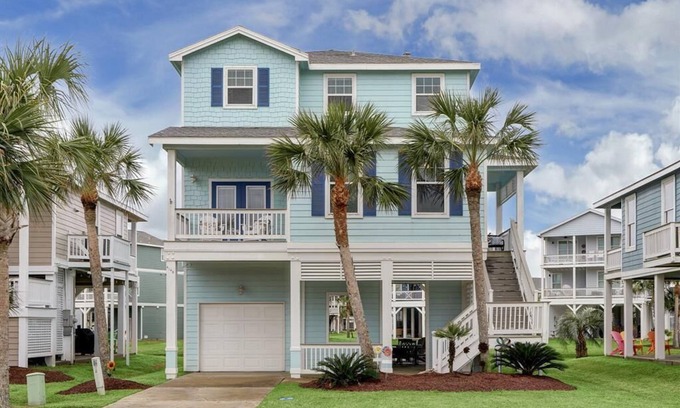 Galveston Cottage | Beachy Keen-New Ocean Side Cottage- Now Pet Friendly!