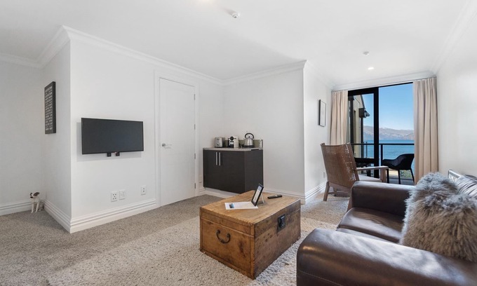 Queenstown Apartment | Beacon Studio Room | Lake Views