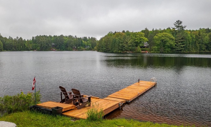 Huntsville Cottage | Bear Essentials Lakefront Hideaway