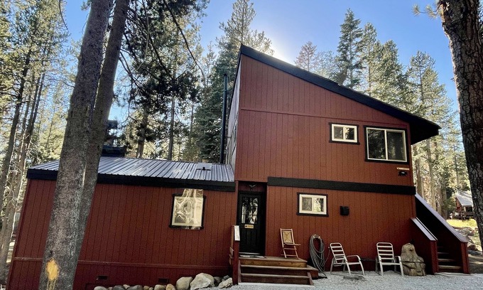 Bear Valley Cabin | BEAR VALLEY CABIN CLOSE TO VILLAGE/EASY WINTER ACCESS